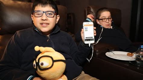 G­ö­r­m­e­ ­e­n­g­e­l­l­i­ ­ç­o­c­u­k­l­a­r­ı­n­ ­s­i­n­e­m­a­ ­h­a­y­a­l­i­n­e­ ­t­e­k­n­o­l­o­j­i­k­ ­o­r­t­a­k­